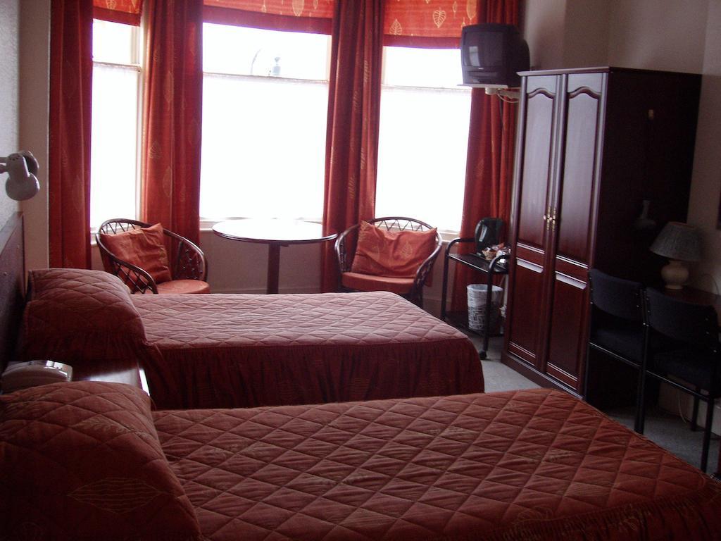Sugarland Metro Hotel Douglas Szoba fotó